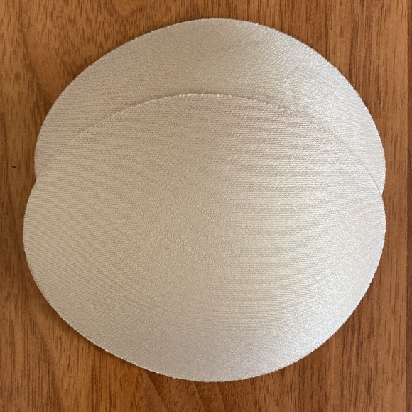 ❤️ Two Lululemon Bra Insert Pads from Asia Size Large NWOT - Picture 4 of 4
